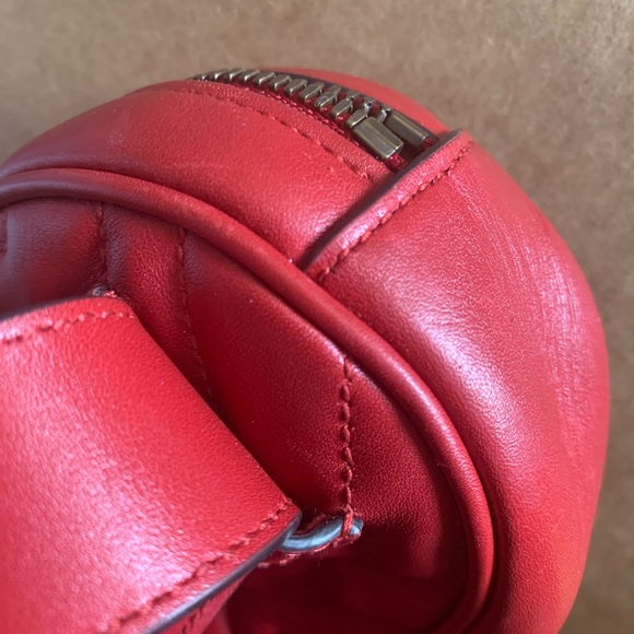 ❤️✨GORGEOUS ✨❤️ GUCCI BUM WAIST LEATHER ZIPPER BAG - Picture 11 of 16